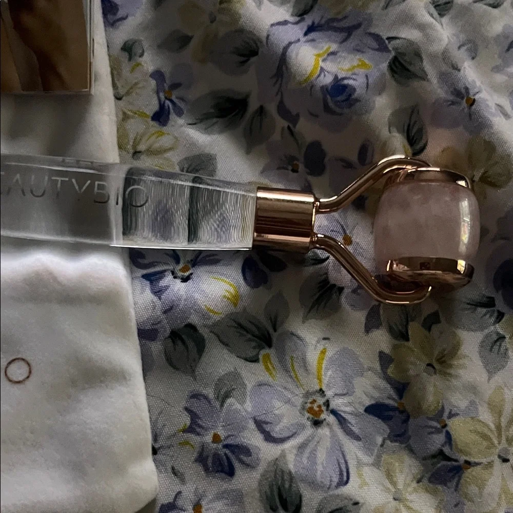 BeautyBio Rose Quartz Facial Roller - Picture 10 of 10